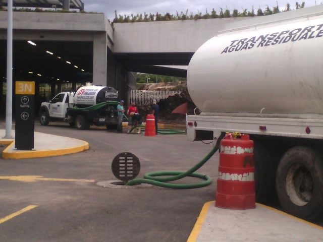 Desazolve y limpieza de drenajes en Querétaro